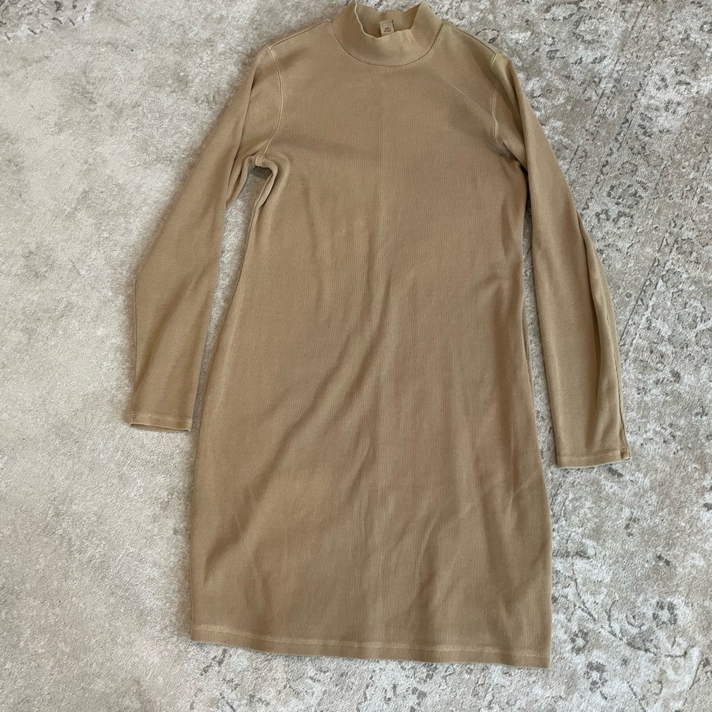 Old Navy Ribbed Turtleneck Bodycon Dress Women’s Size Large L Tan Beige